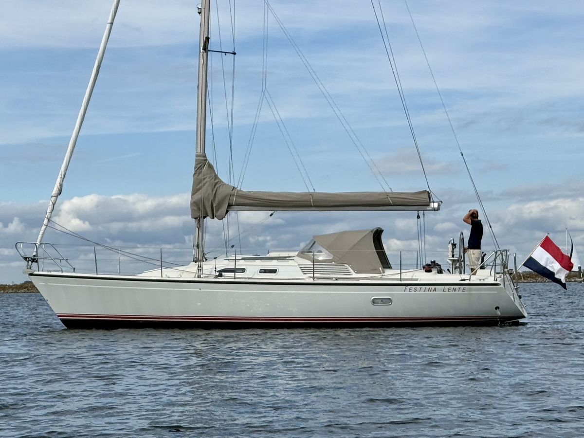 foto: 12 Dehler 37 cws 3-cabins