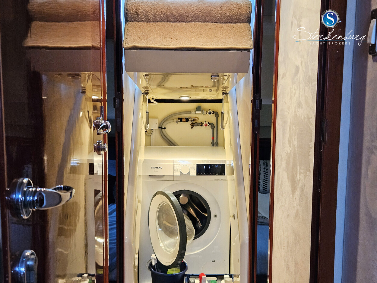 foto: 32 Fairline Phantom 50