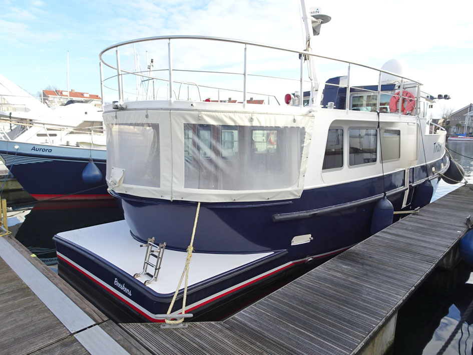 foto: 27 Trawlerjacht 48, zeegaand