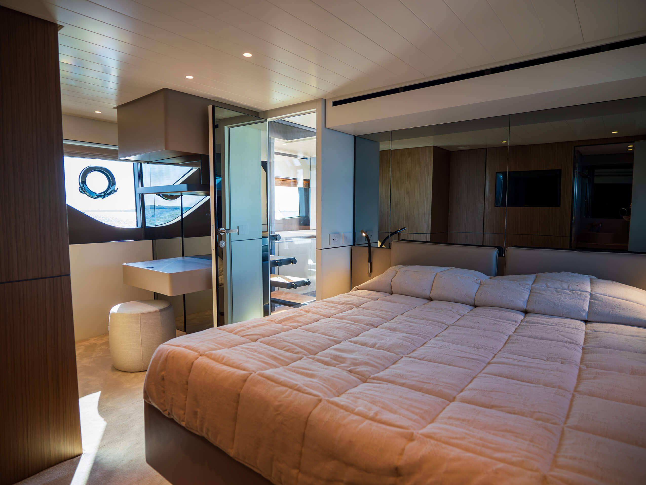 foto: 17 Bluegame BGX60