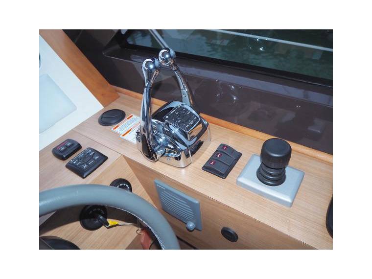 foto: 8 Sealine F 46