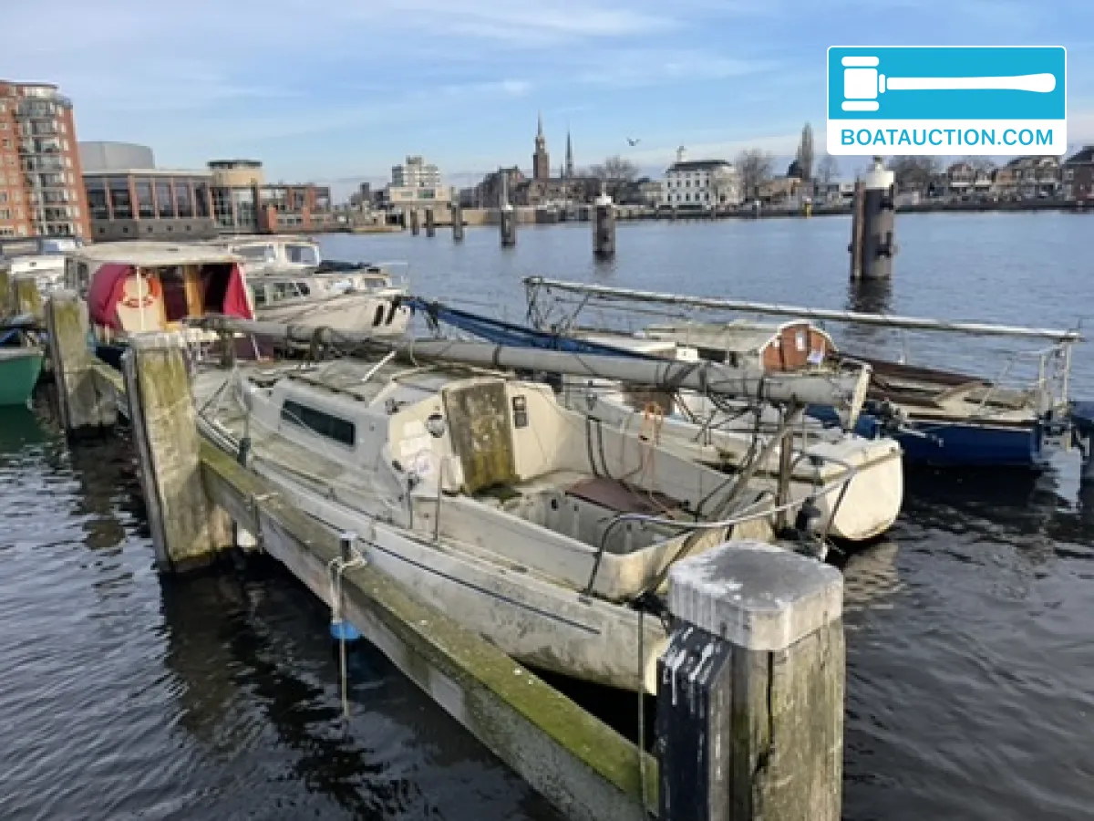 hoofdfoto: 1 Kajuitzeilboot 700