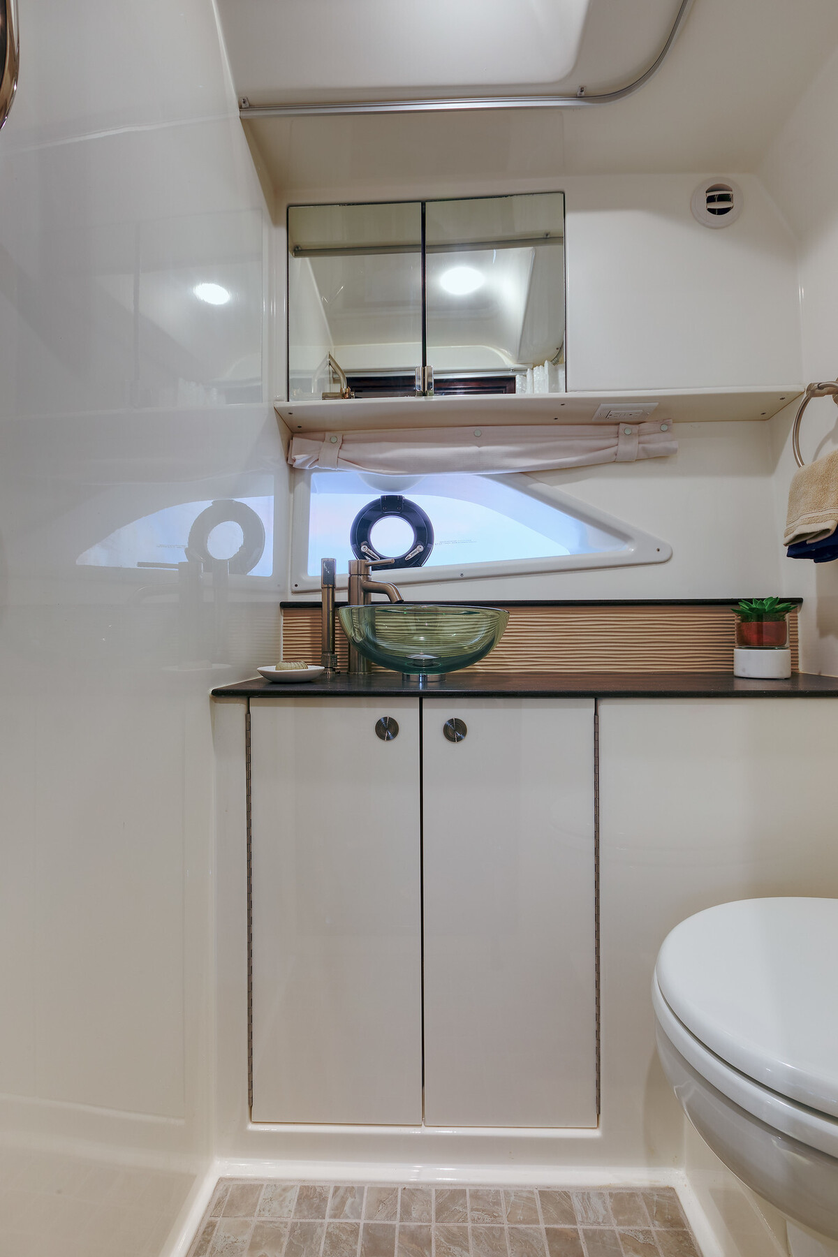 foto: 14 Sea Ray Sundancer 320 OB