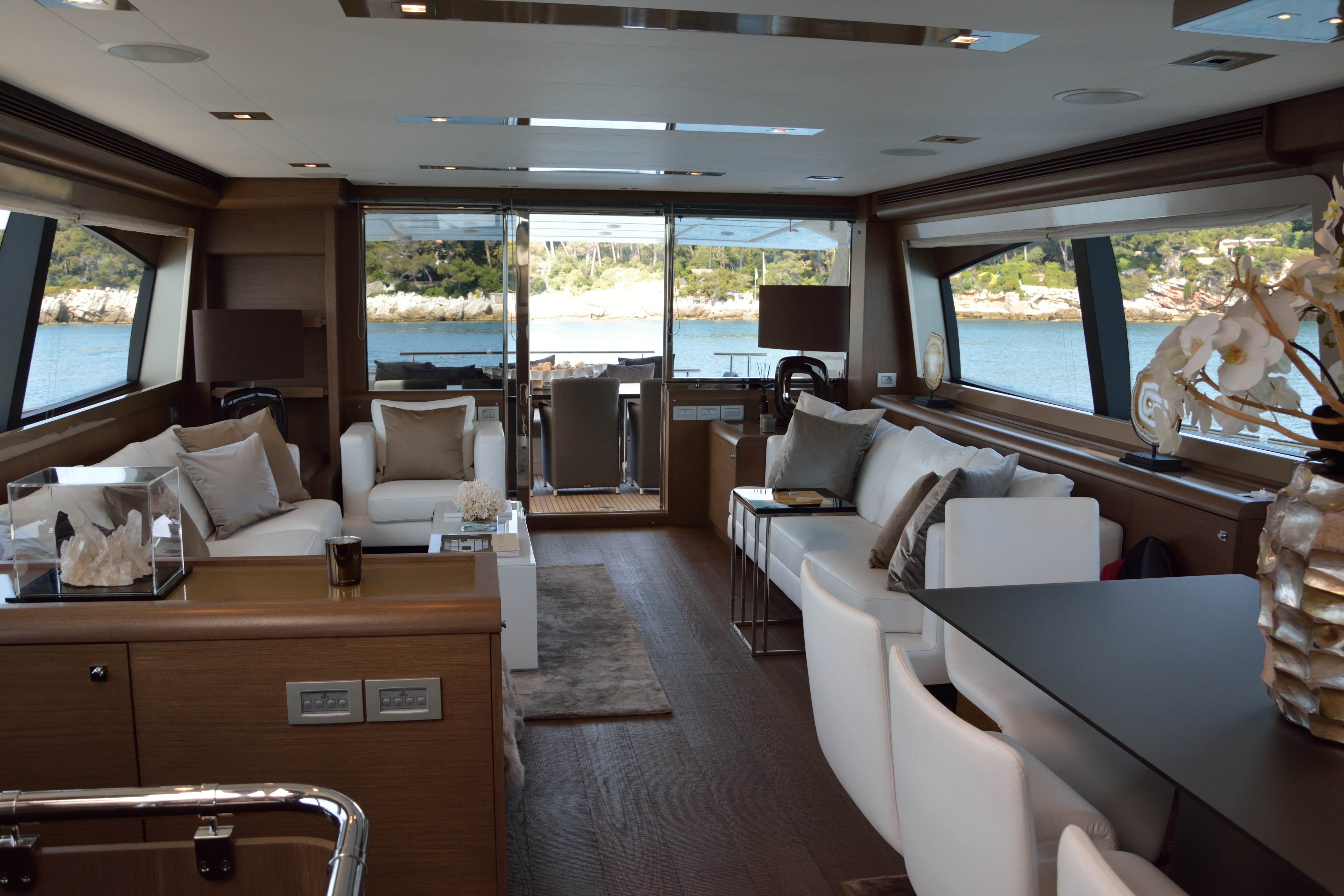 foto: 20 Ferretti 800 HT