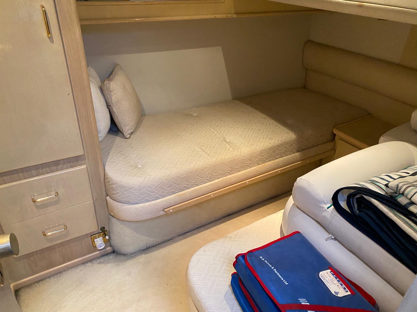 foto: 7 Fairline  50