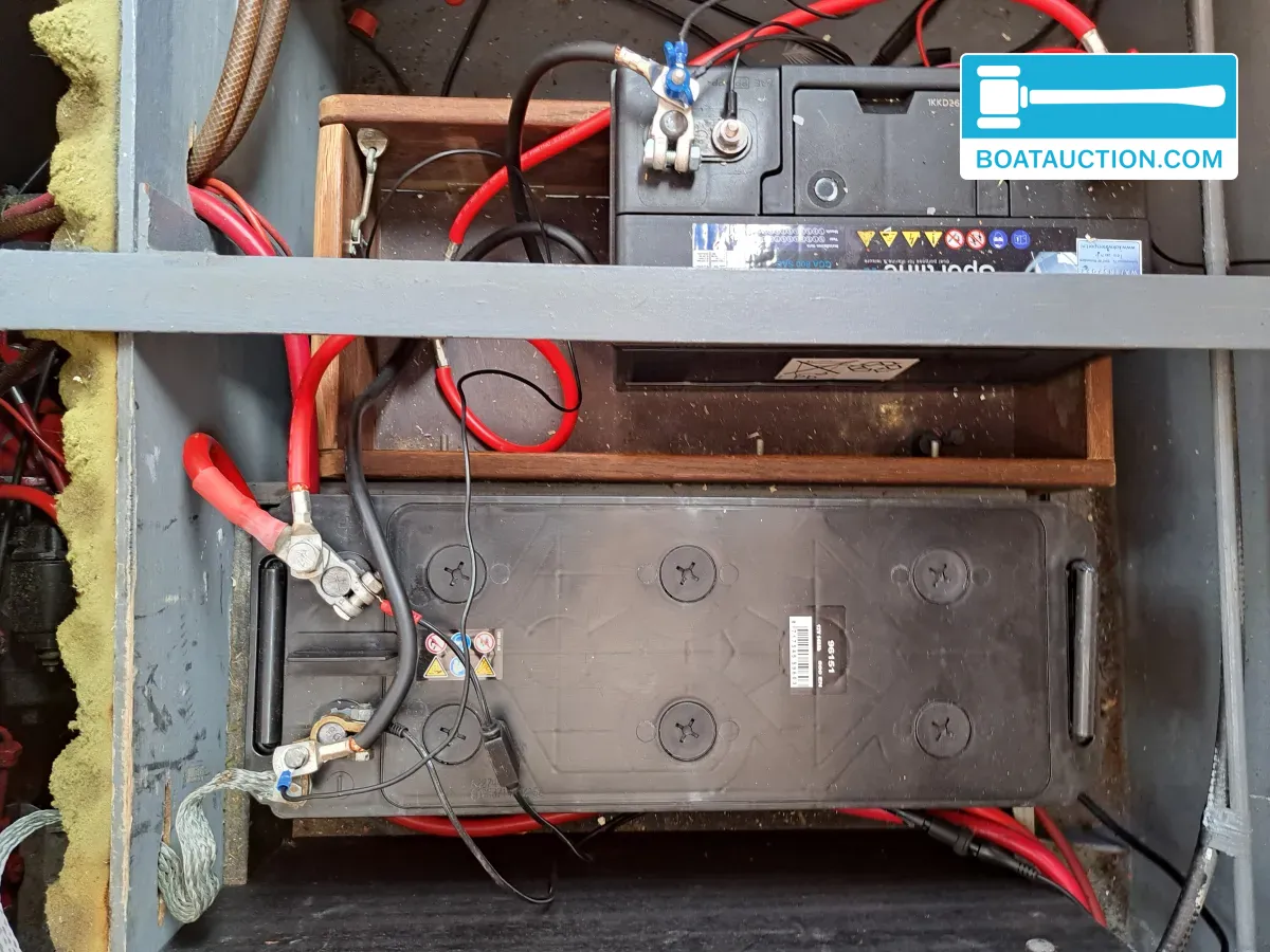 foto: 6 Motorboat 830