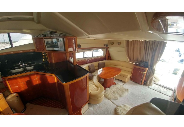 foto: 5 Sealine T 52