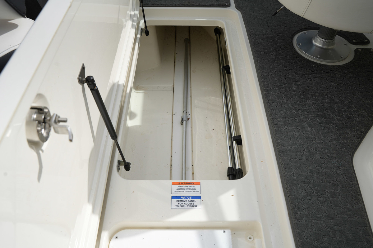 foto: 18 Sea Ray  SPX 230
