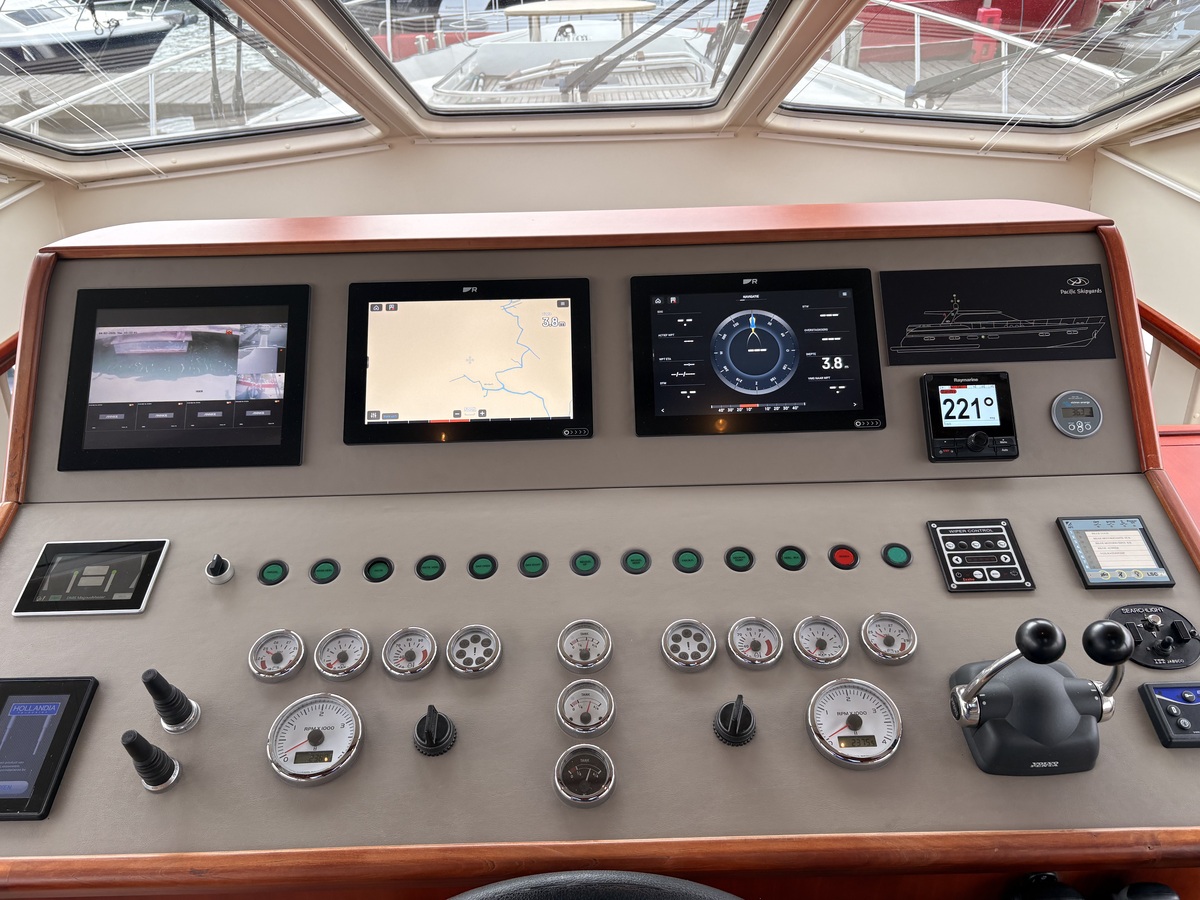 foto: 13 Pacific Prestige 190