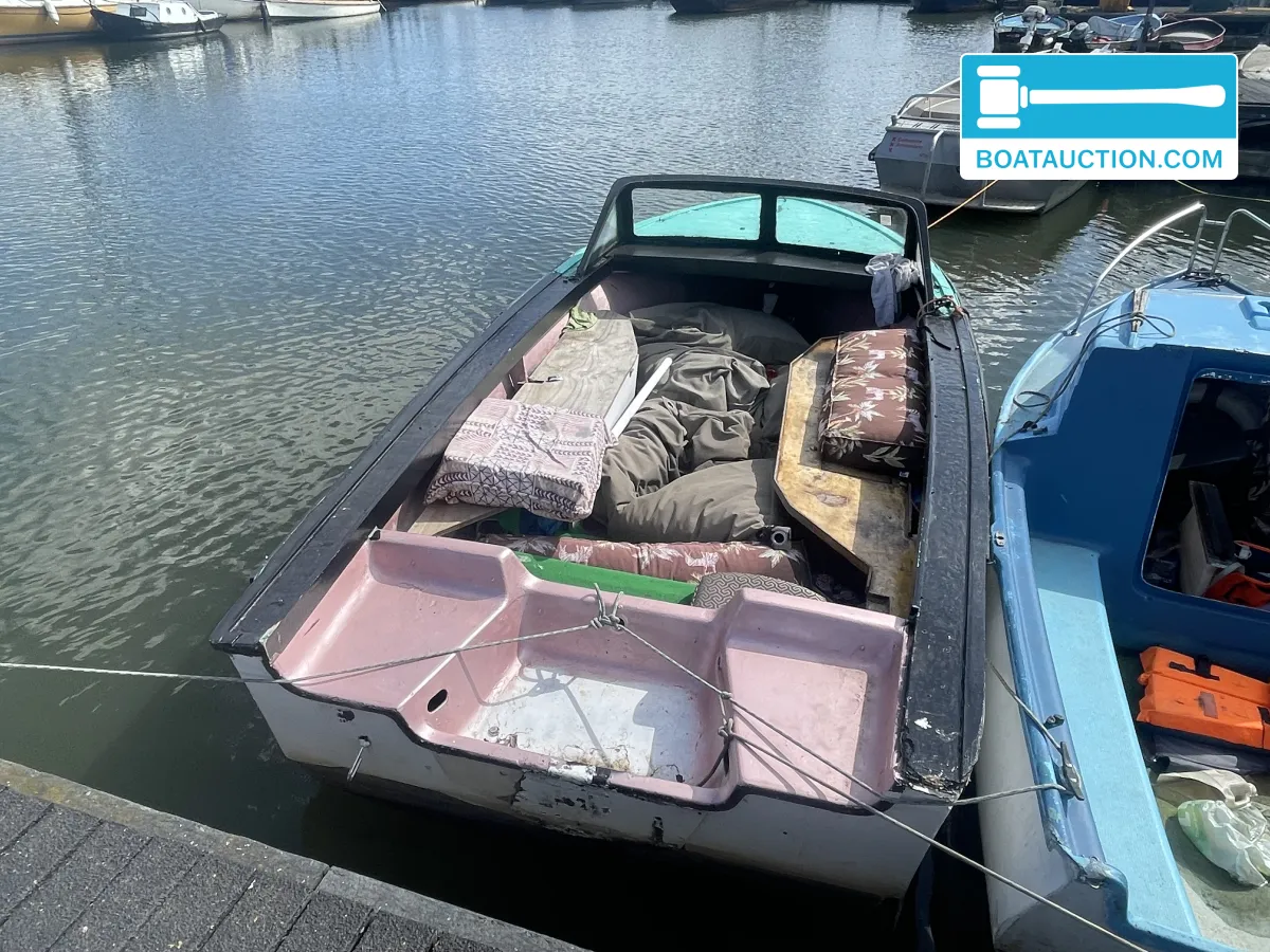 foto: 5 Motorboot 450