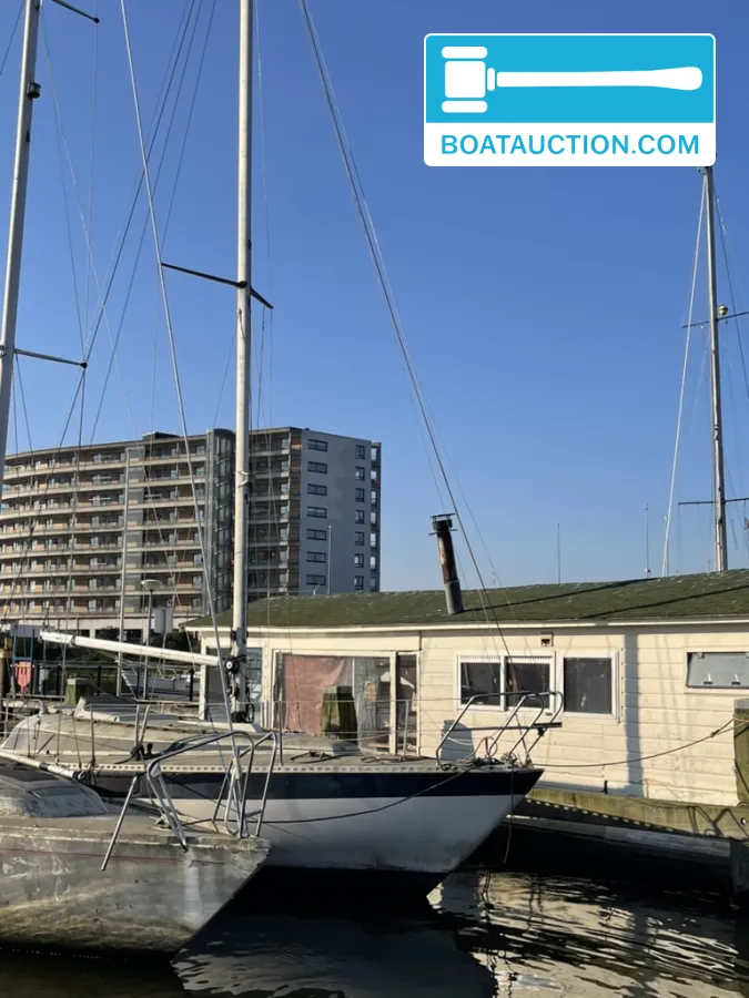 foto: 3 Cabin sailboat 900