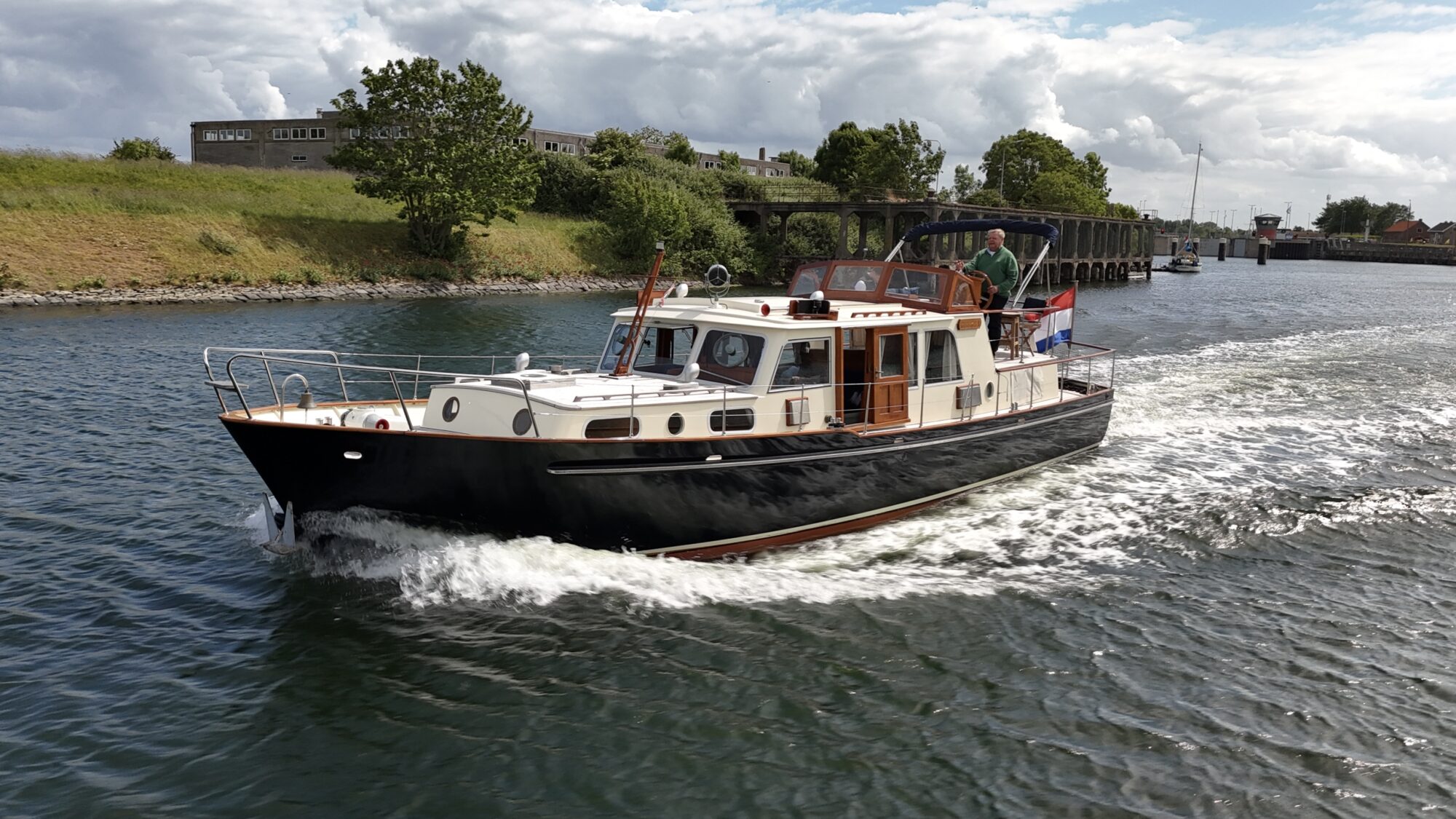 foto: 28 Gillissen Gillissen Rondspant Trawler 13.50 AK
