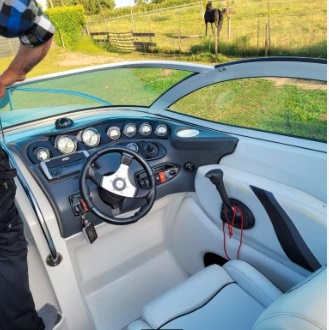 foto: 4 Celebrity 220 Cudy V85 ,7 EFI