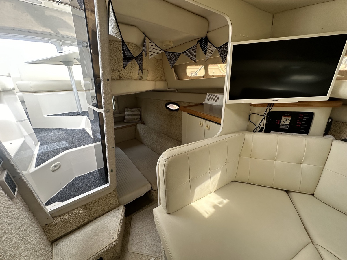 foto: 12 Bayliner 3055 Sunbridge