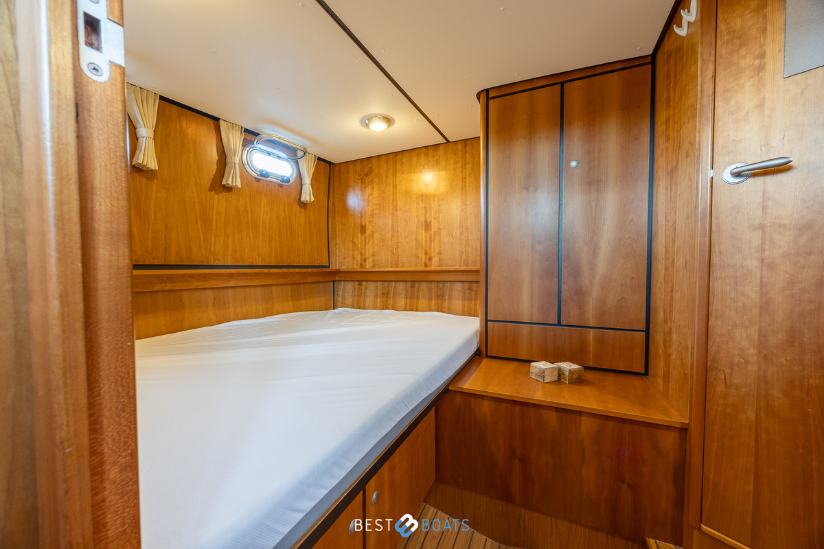 foto: 9 Linssen Grand Sturdy 33.9 AC