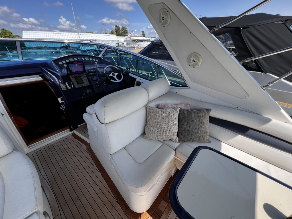 foto: 13 Sealine  S38