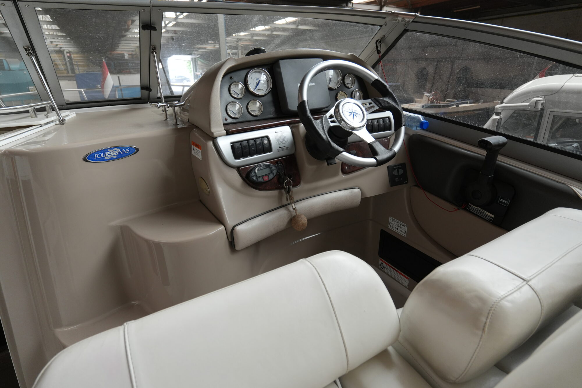 foto: 15 Four Winns Four Winns 258 Vista