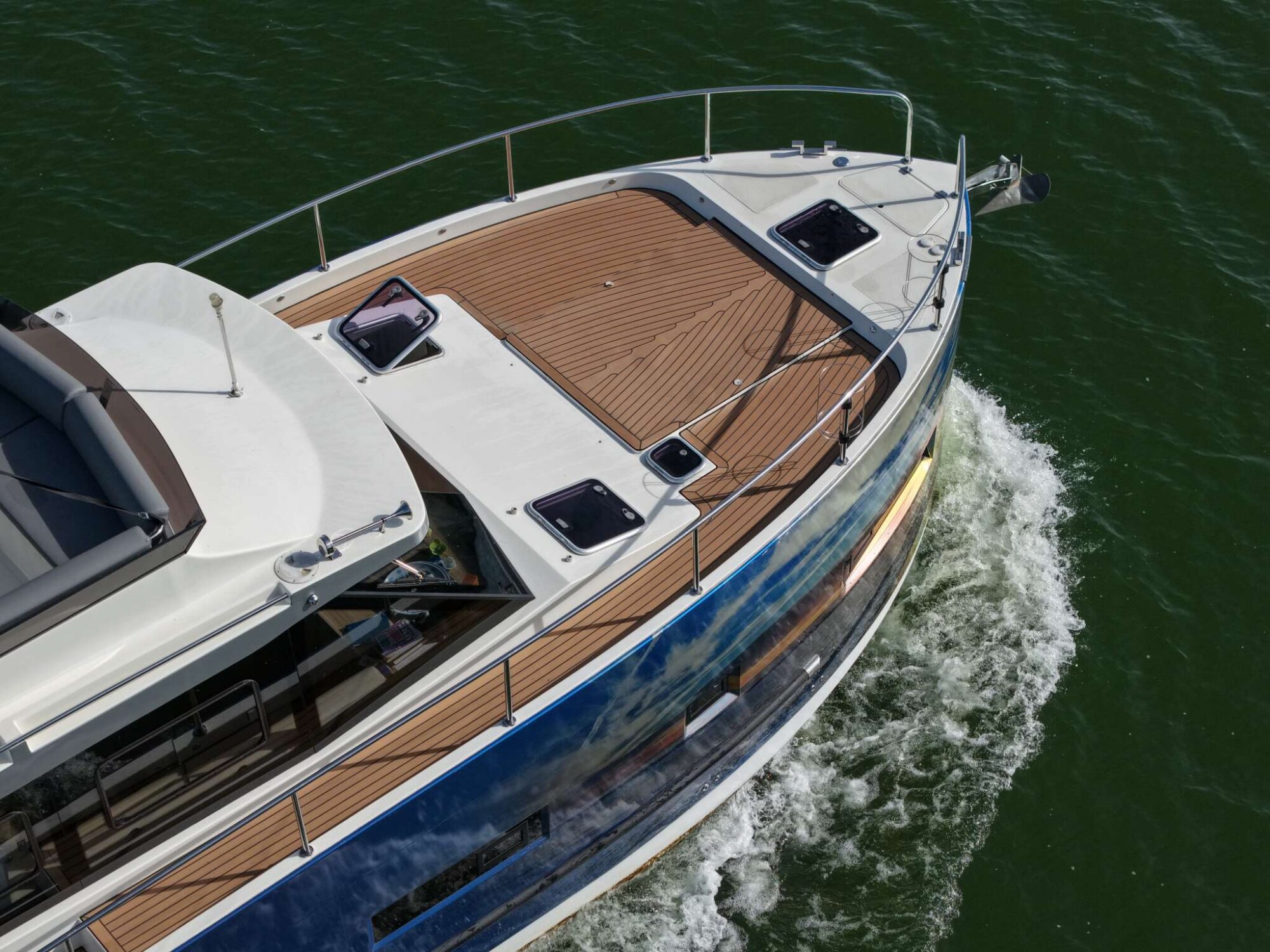 foto: 20 Cobra Yachts Cobra Yachts Futura 40 Grand Horizon