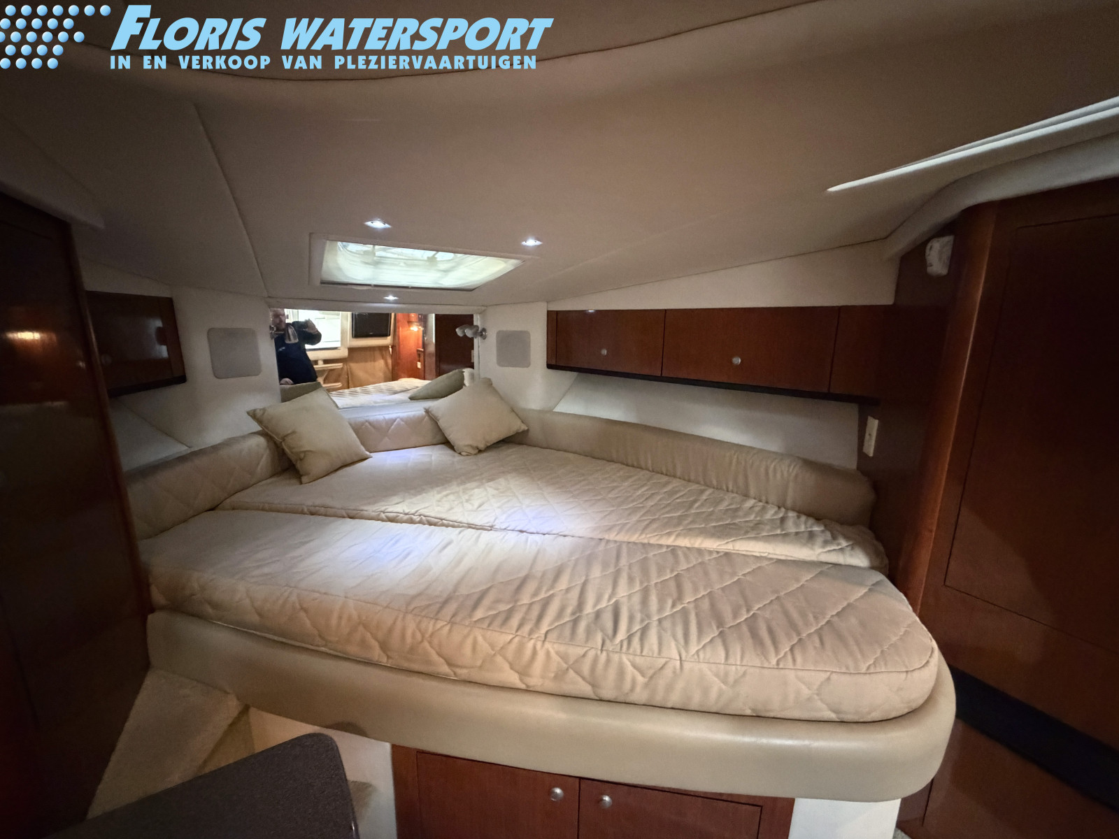 foto: 6 Sea Ray 335 Sundancer