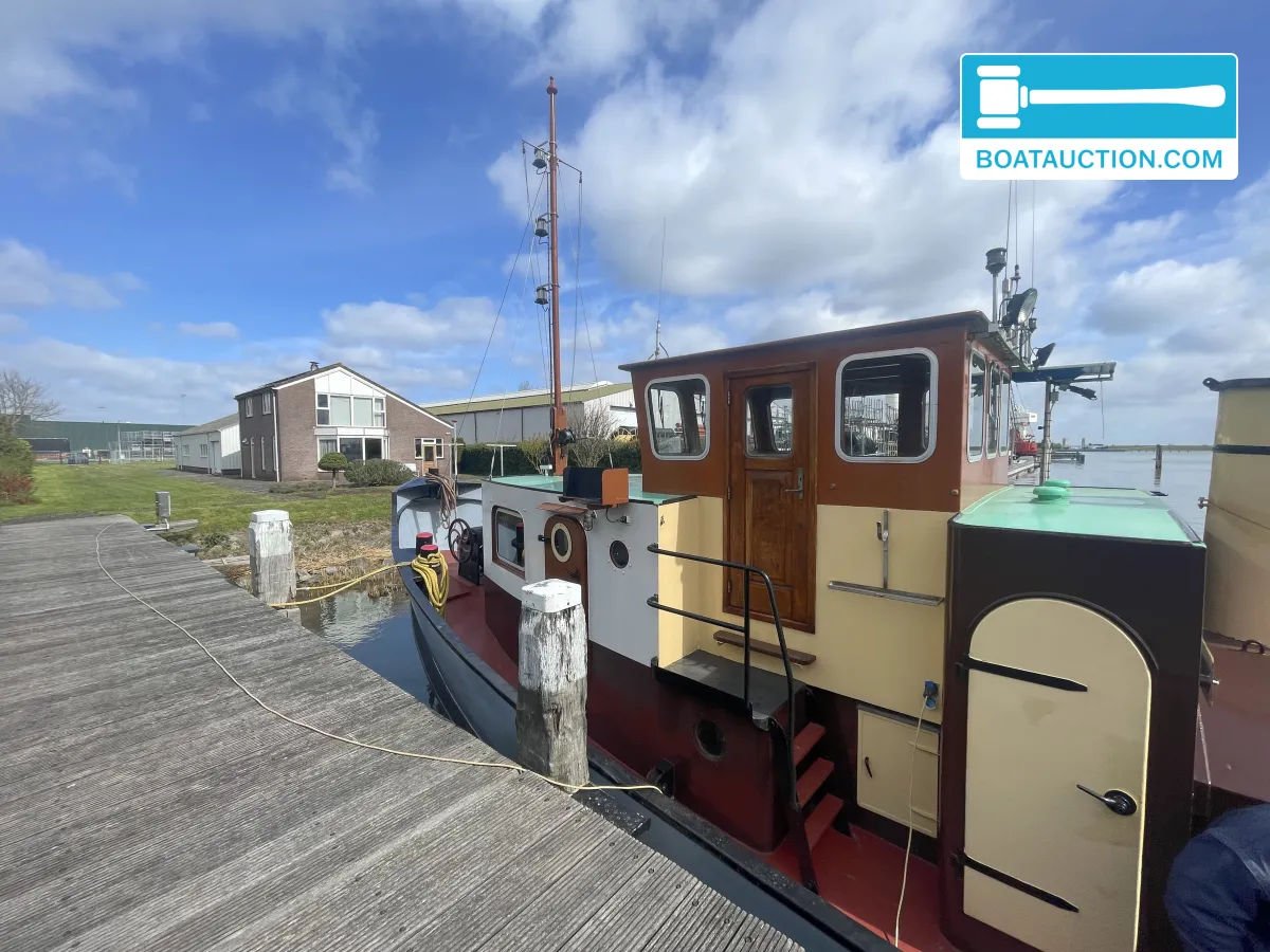 foto: 16 Sleepboot 2200