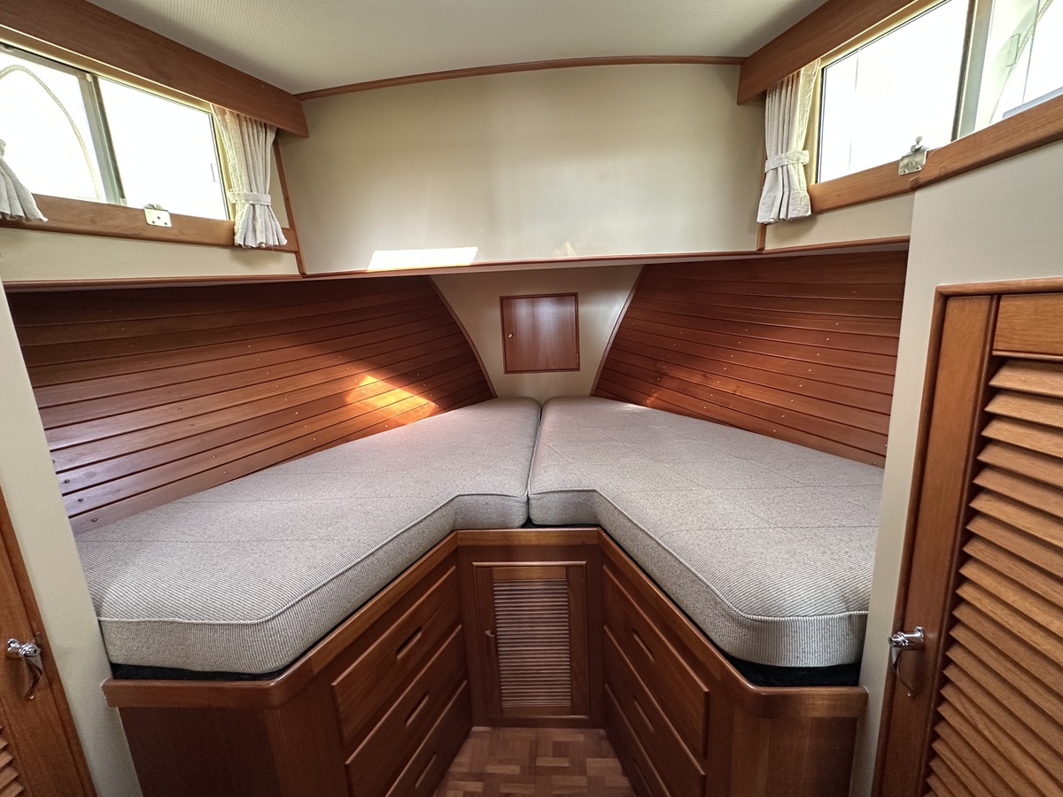 foto: 16 Grand Banks 42 europa
