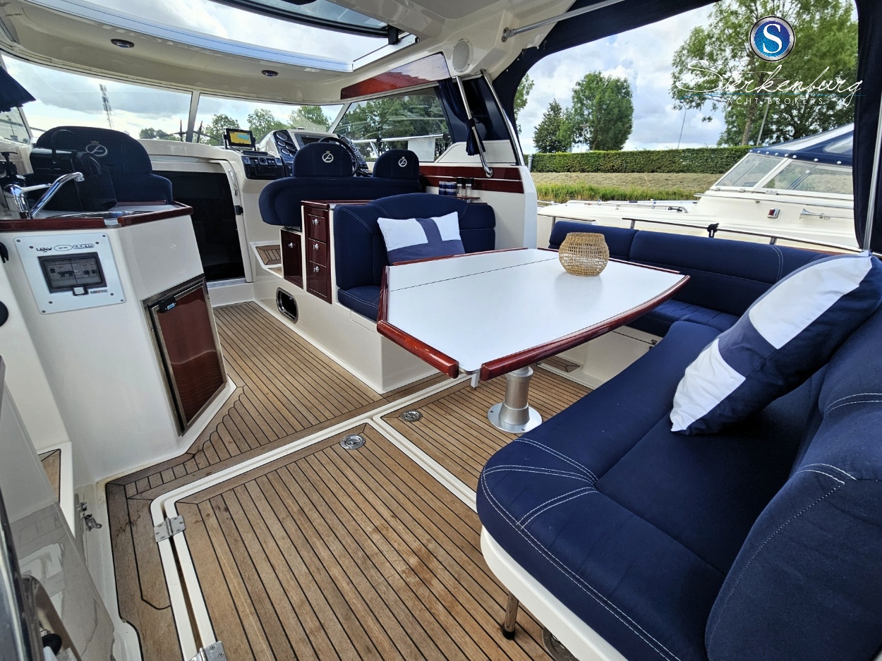 foto: 24 Aquador 33 HT