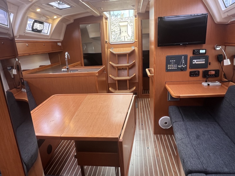 foto: 17 Bavaria Cruiser 37-3