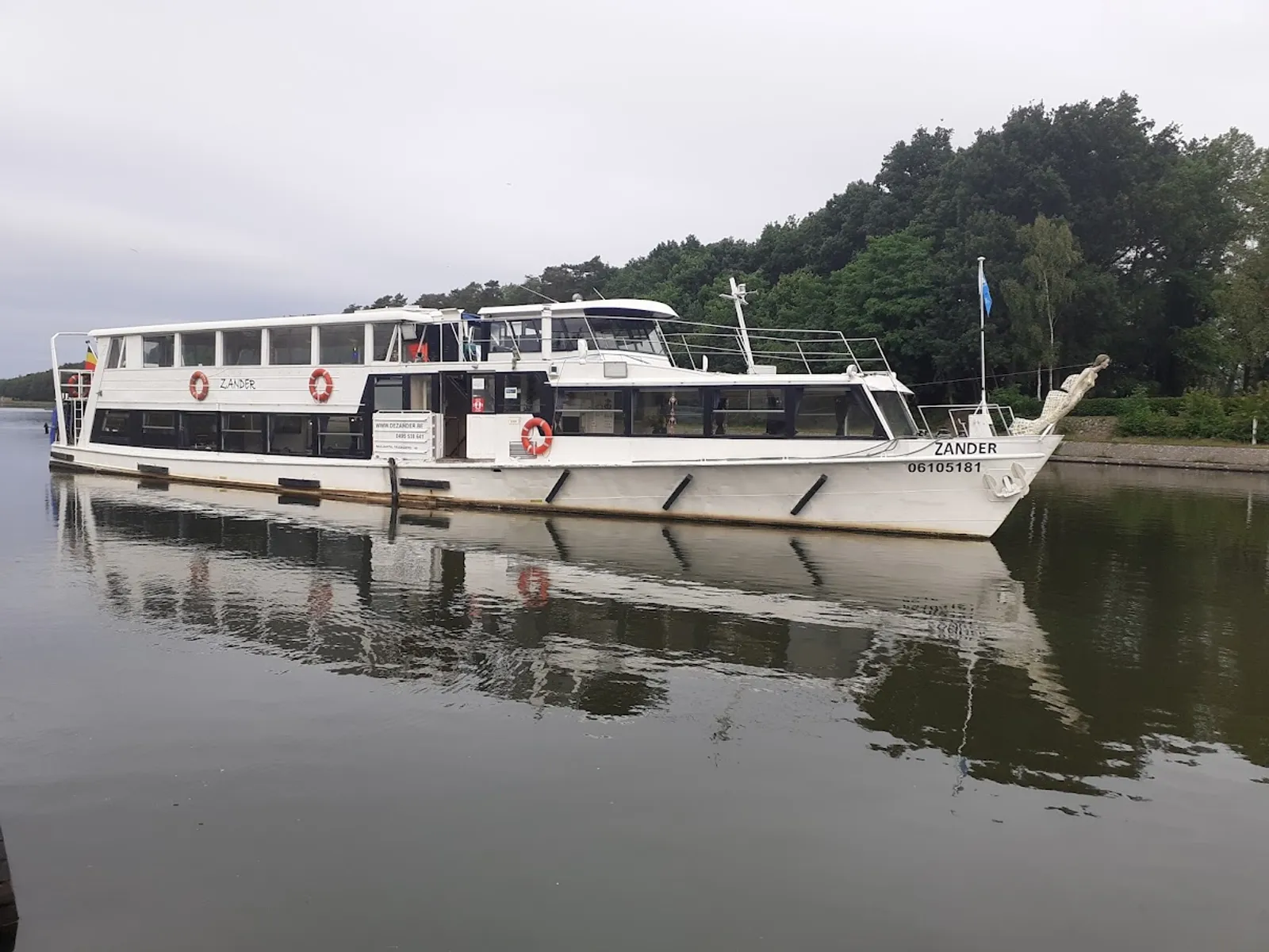 foto: 4 Christof Ruthof Passagiersboot