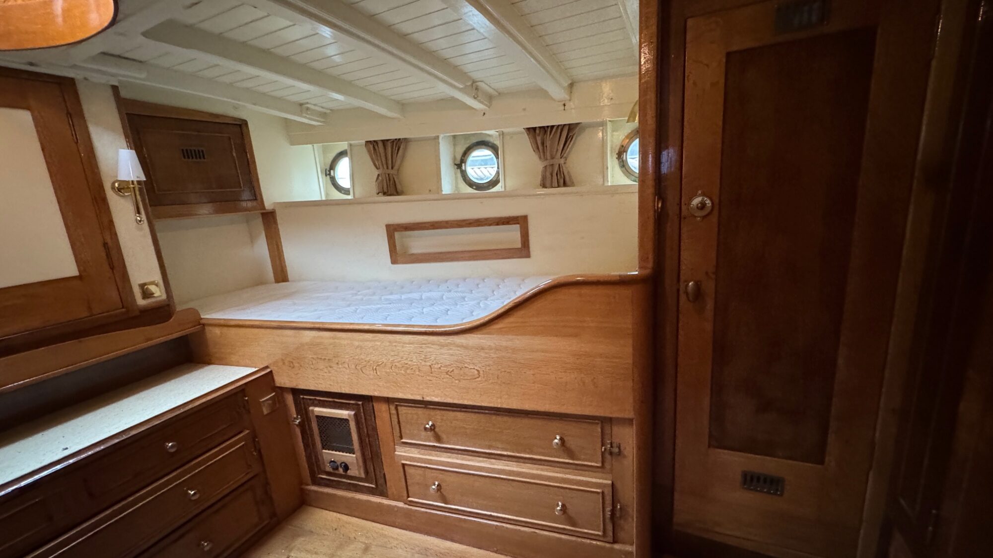 foto: 29 Silver Silver Rondspantkotter 19.44 VS