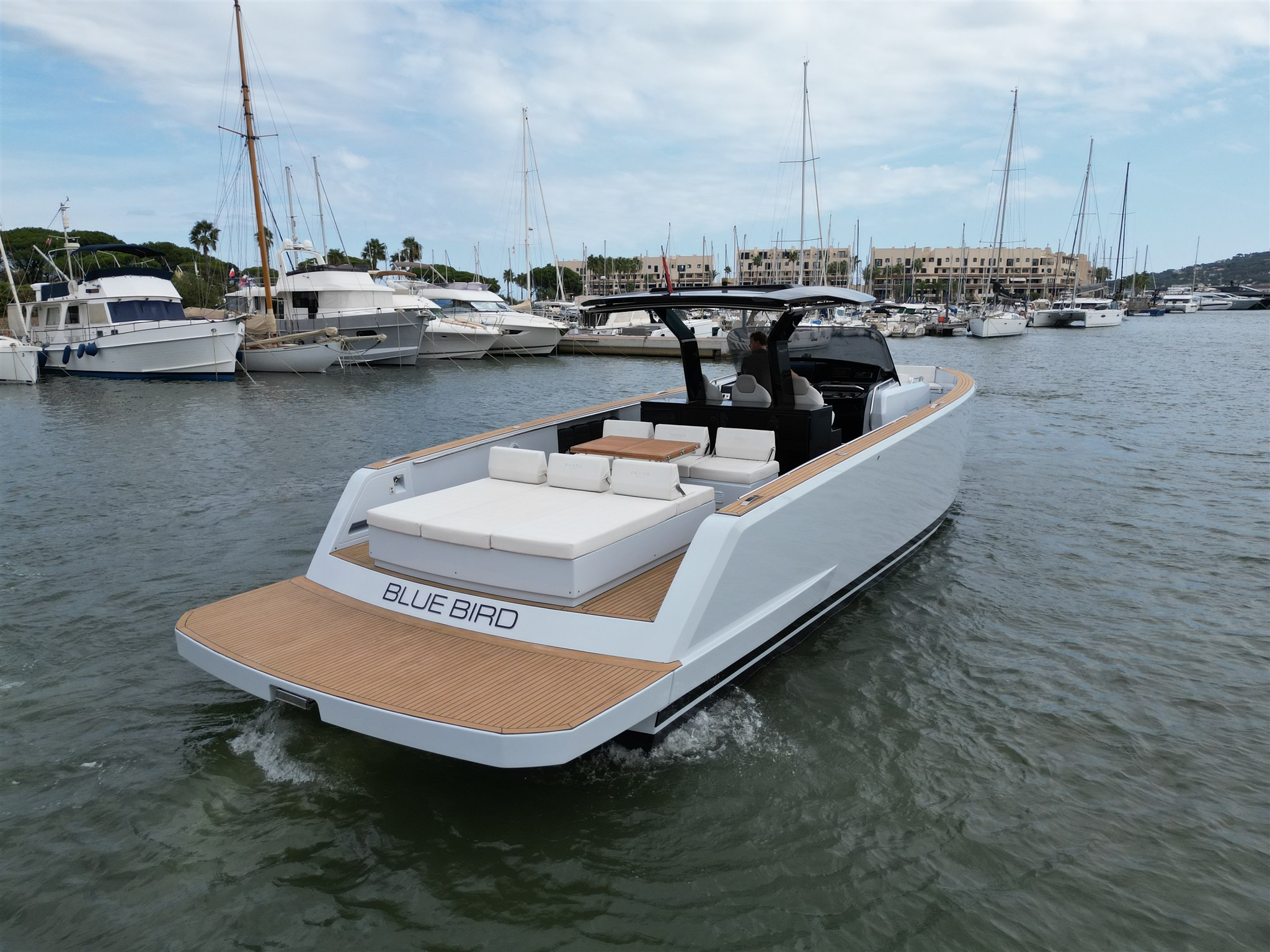 foto: 14 Pardo Yachts 43