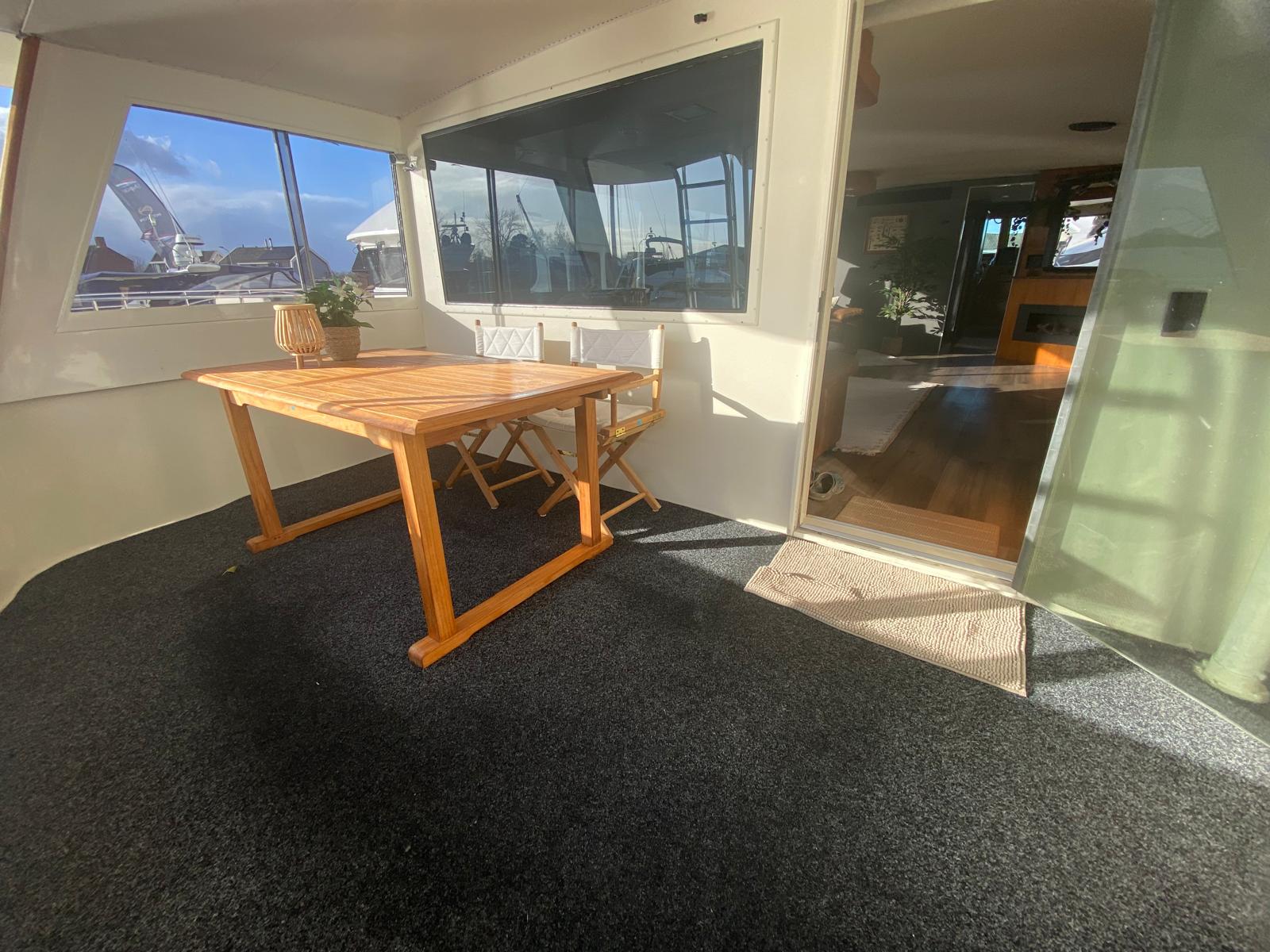 foto: 14 Hatteras 70 Fly ( Varend Woonschip )