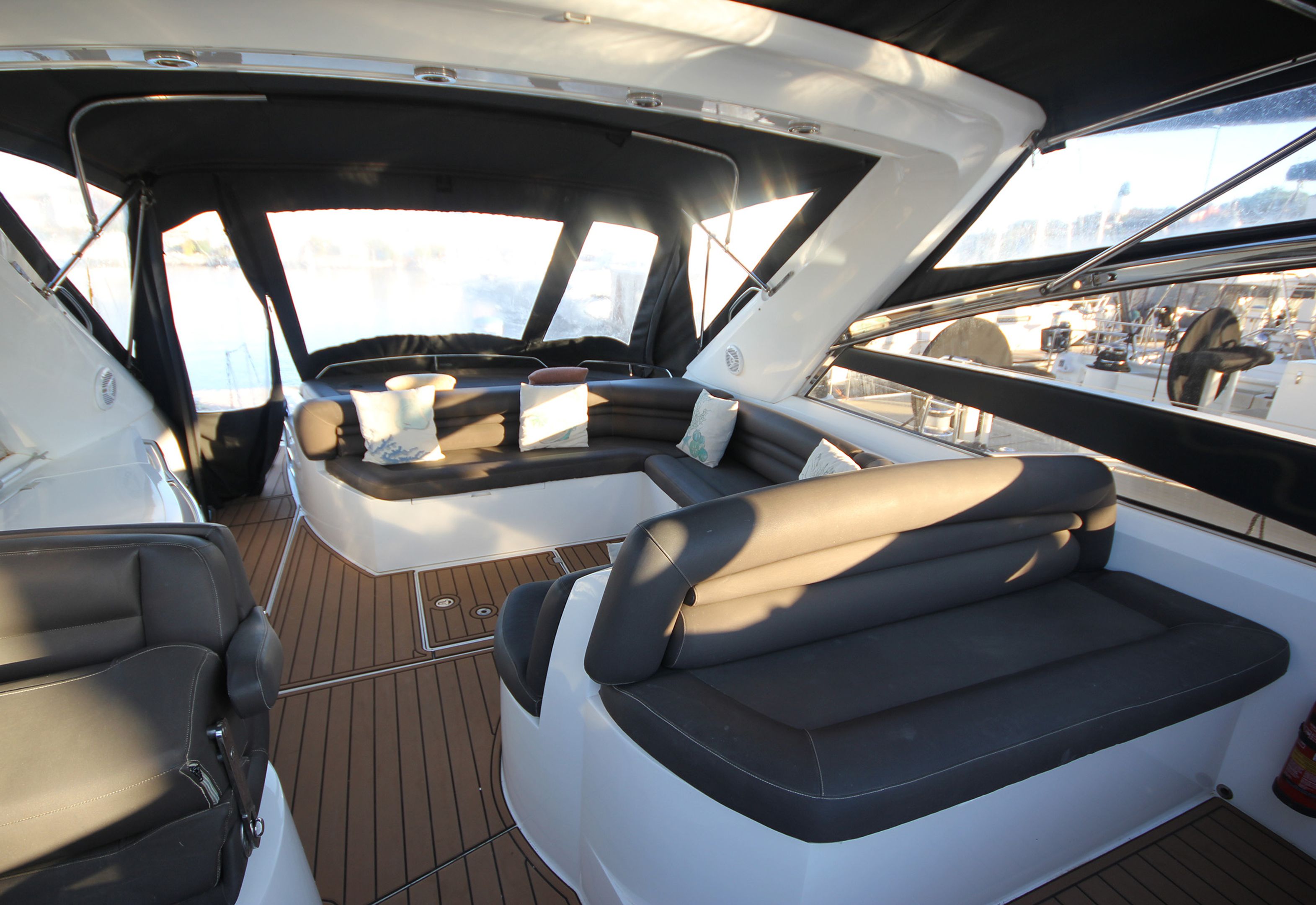 foto: 7 Sunseeker Portofino 53