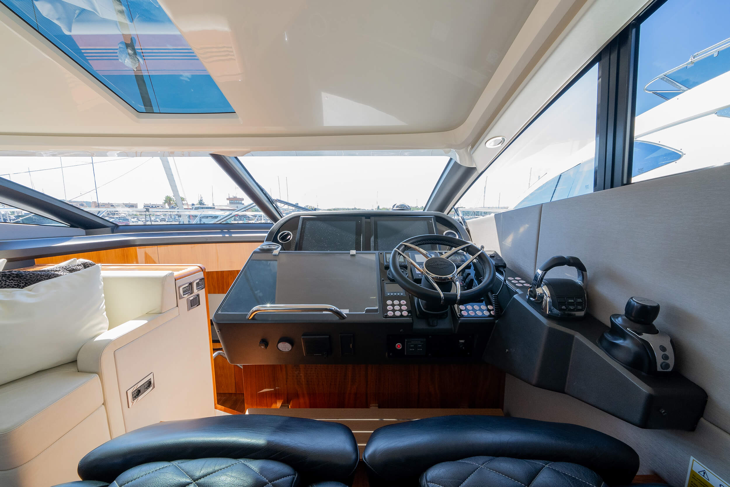 foto: 13 Sunseeker Predator 57