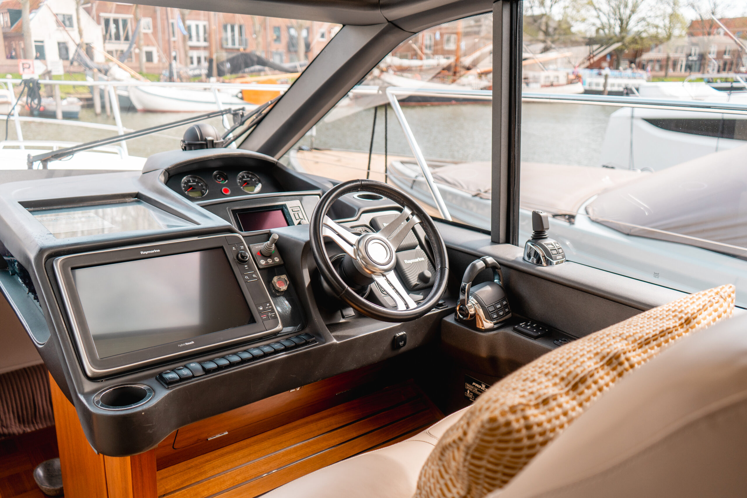 foto: 8 Princess V48