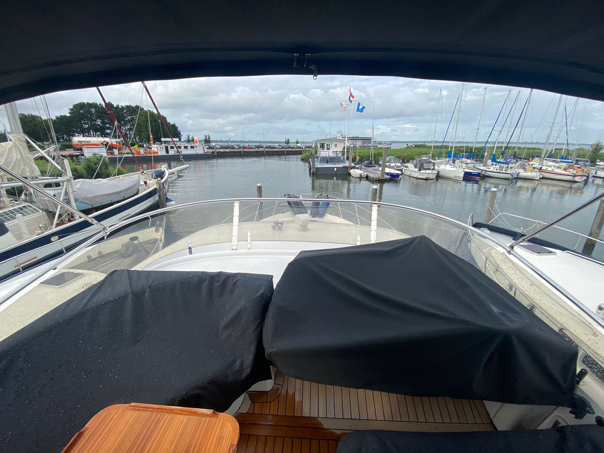 foto: 11 Sealine T52