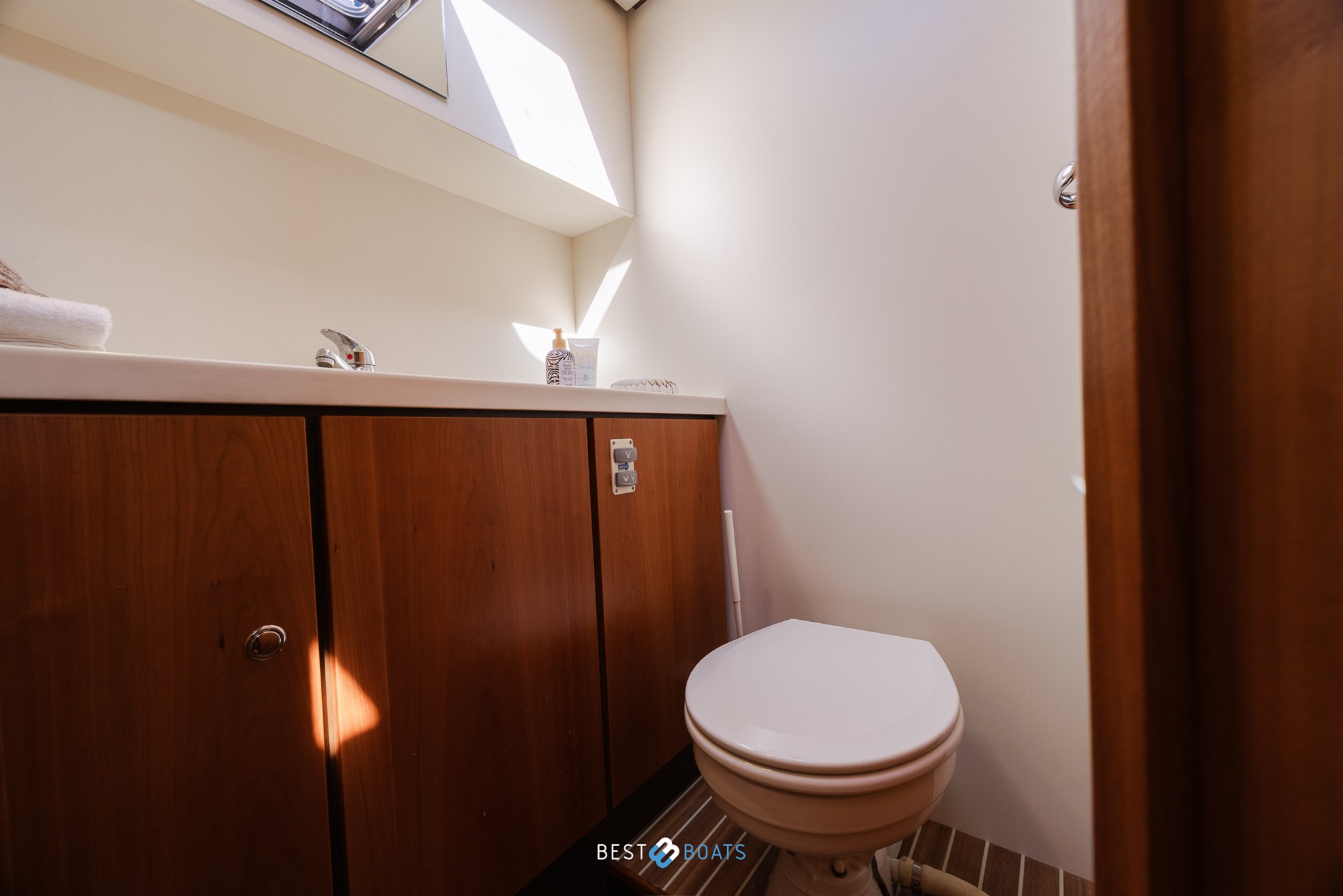 foto: 16 Linssen Grand Sturdy 43.9 AC