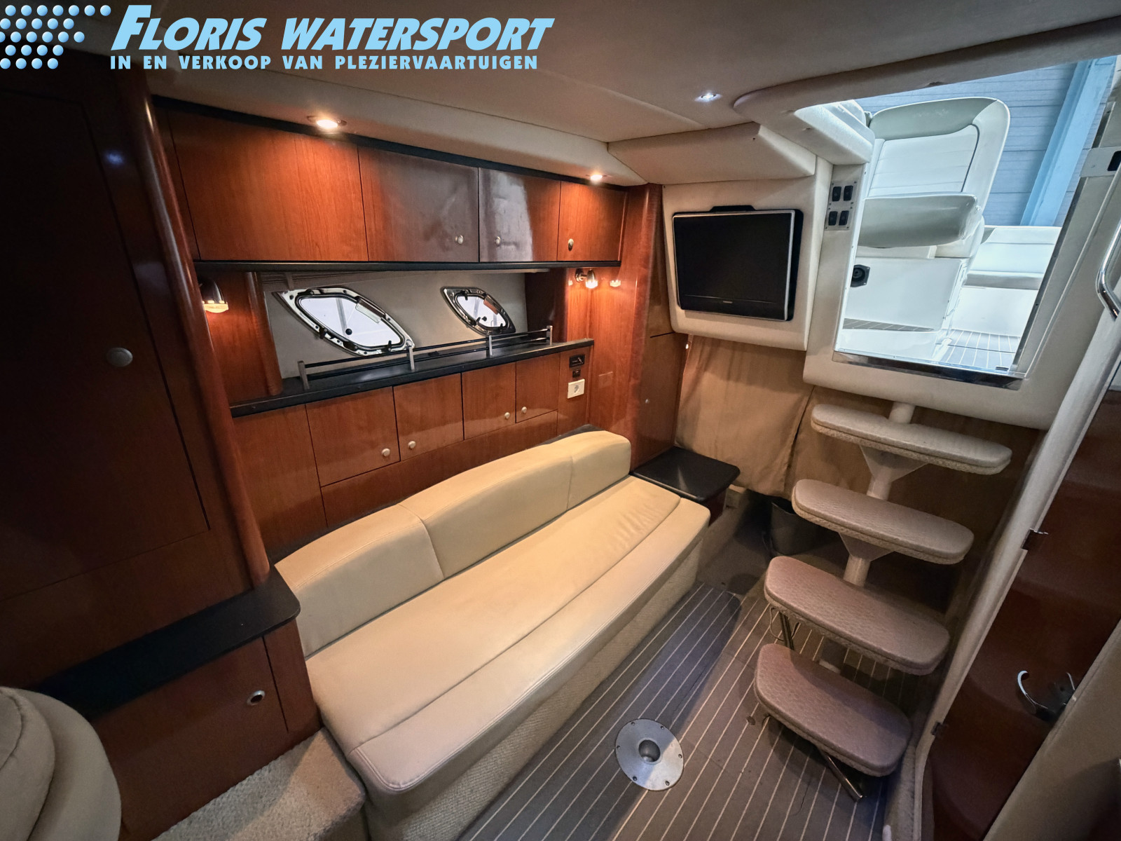 foto: 7 Sea Ray 335 Sundancer