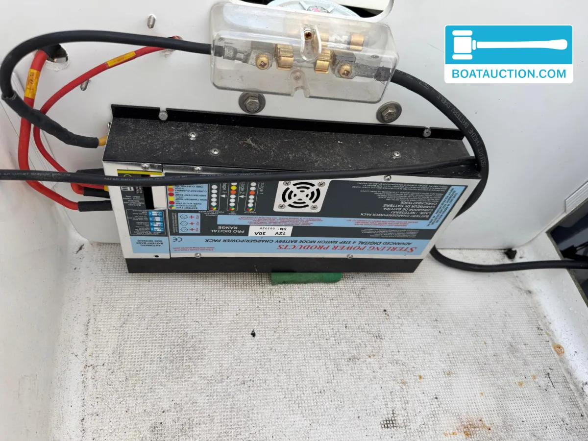 foto: 10 Triton 225 Cuddy