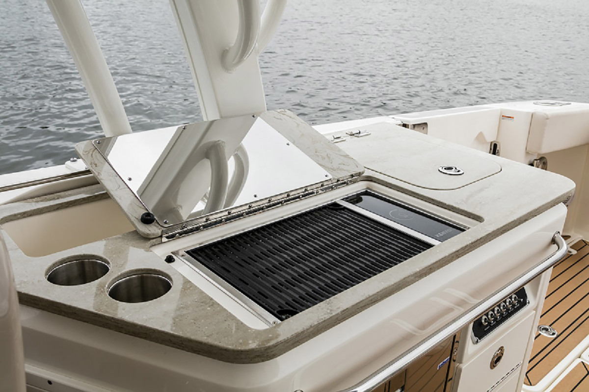 foto: 13 Boston Whaler 320 Vantage