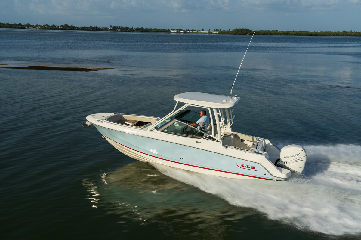 foto: 5 Boston Whaler 240 Vantage