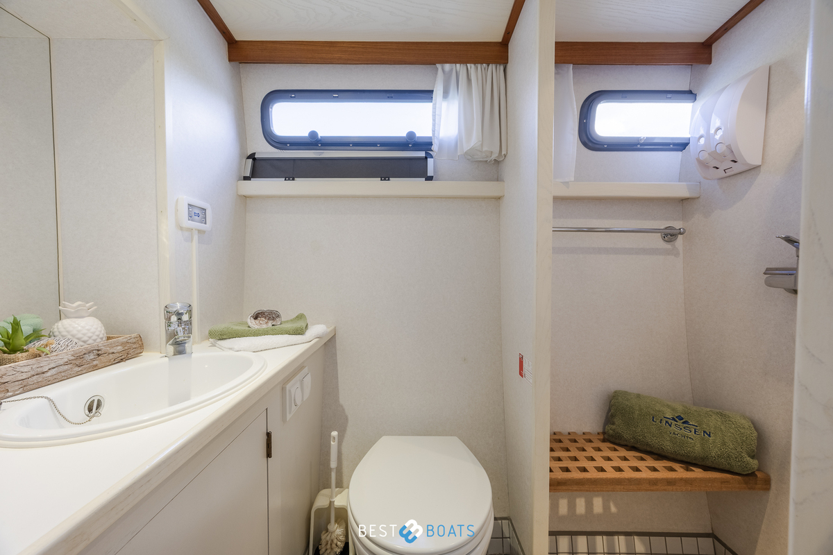 foto: 18 Linssen 37 SE
