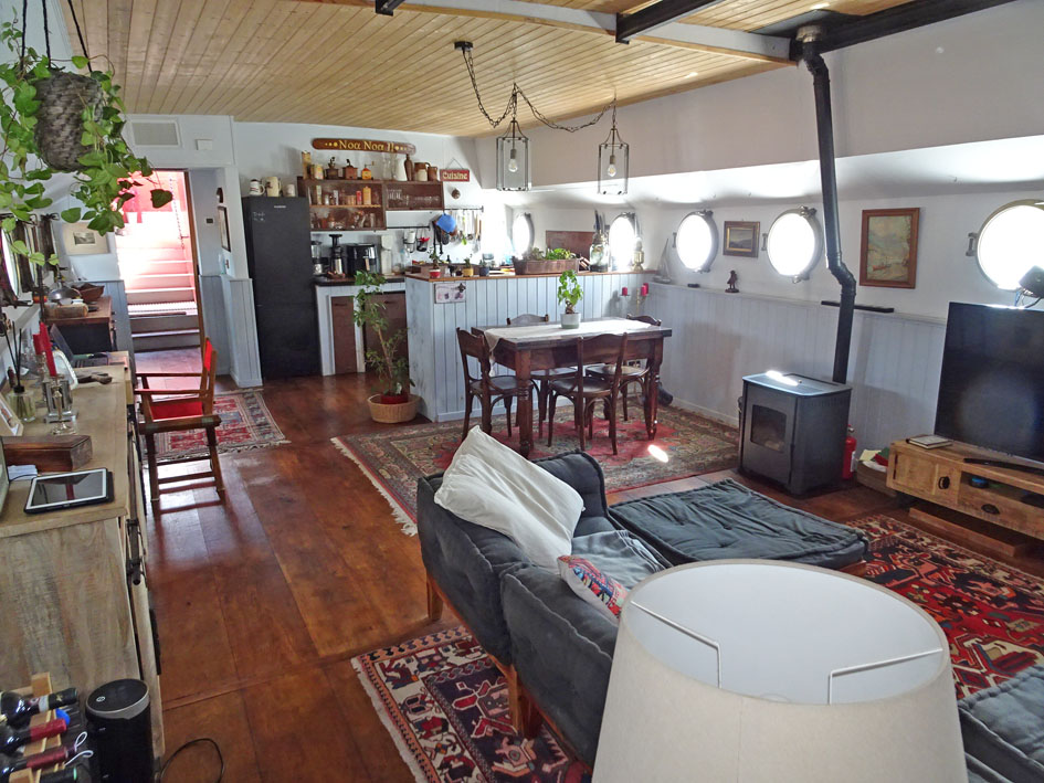 foto: 29 Spits Varend Woonschip 30.53 met UBC