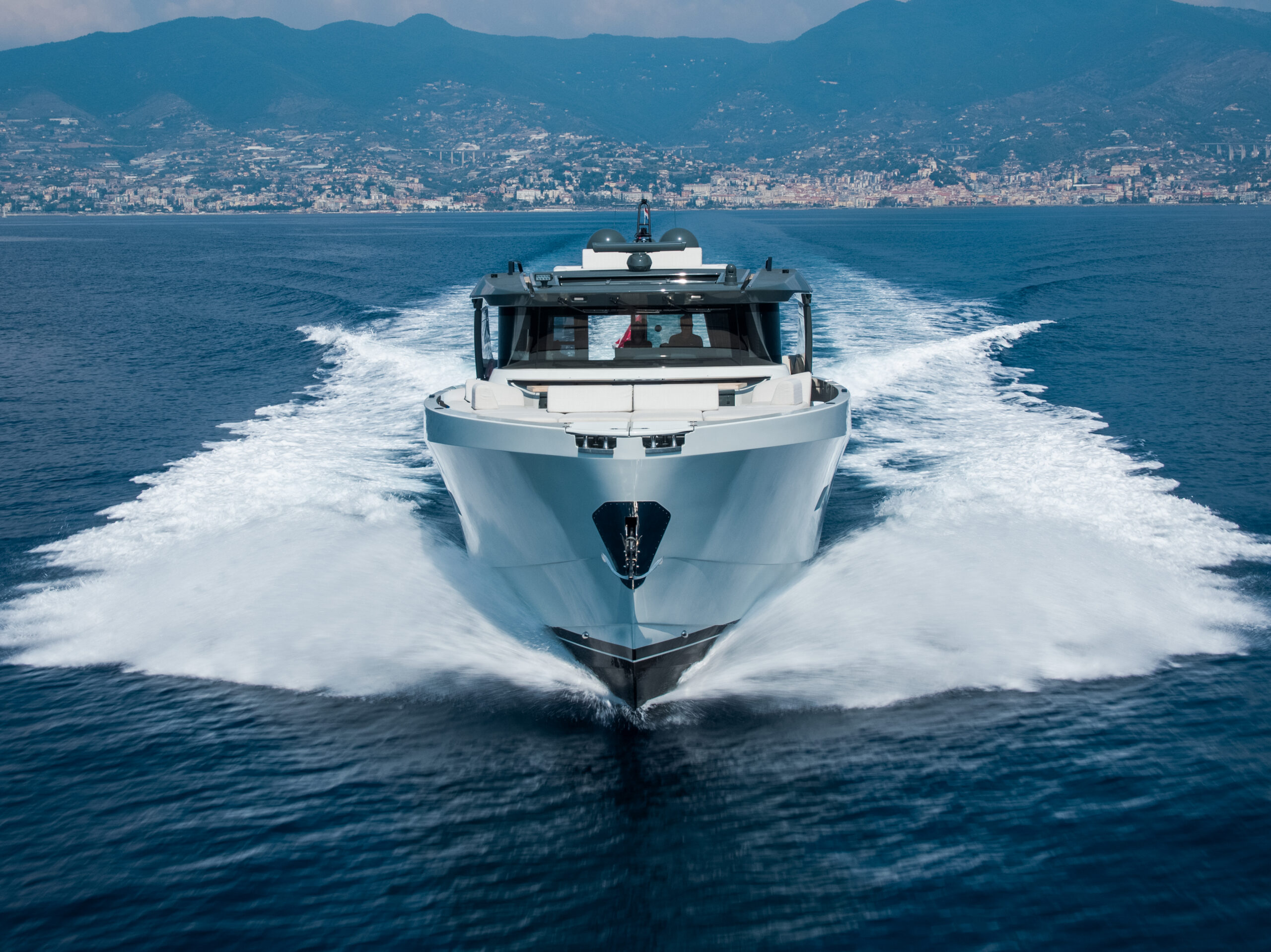foto: 31 Bluegame BGX70 / BGX73