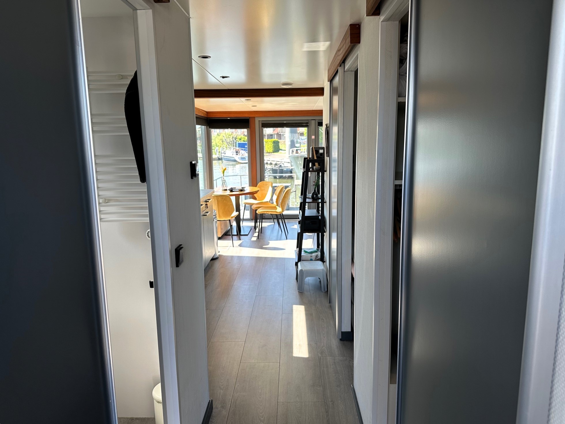 foto: 9 Havenlodge Castalia Houseboat