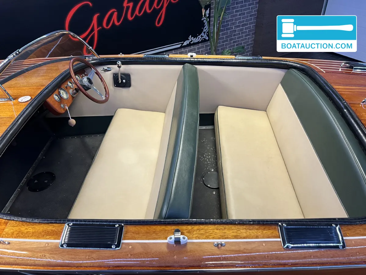 foto: 14 Chris Craft Capri 19