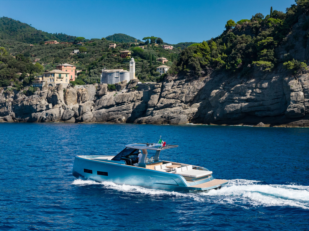 foto: 25 PARDO YACHTS 43  ON STOCK