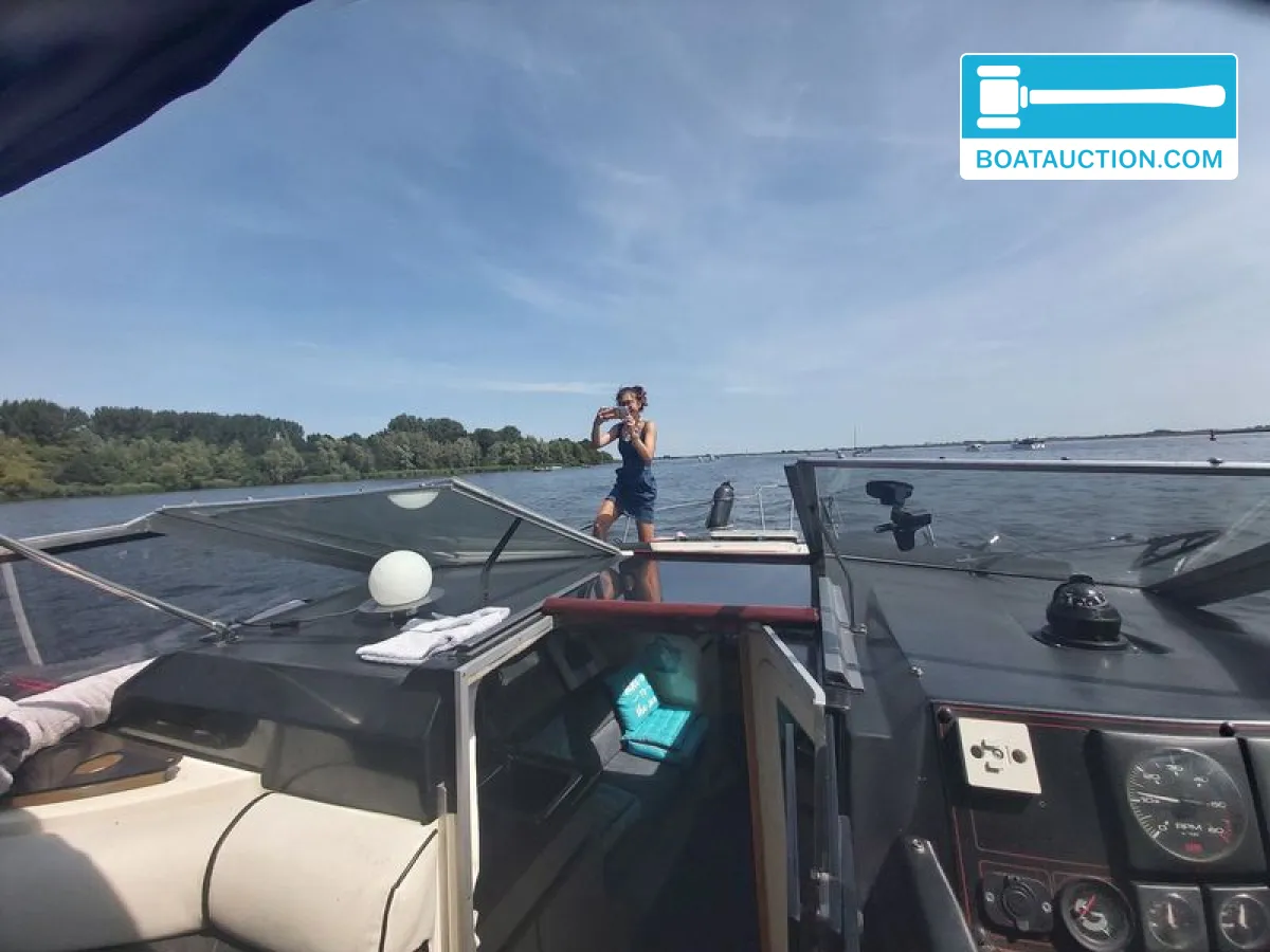 foto: 6 Bayliner 2655 wide body