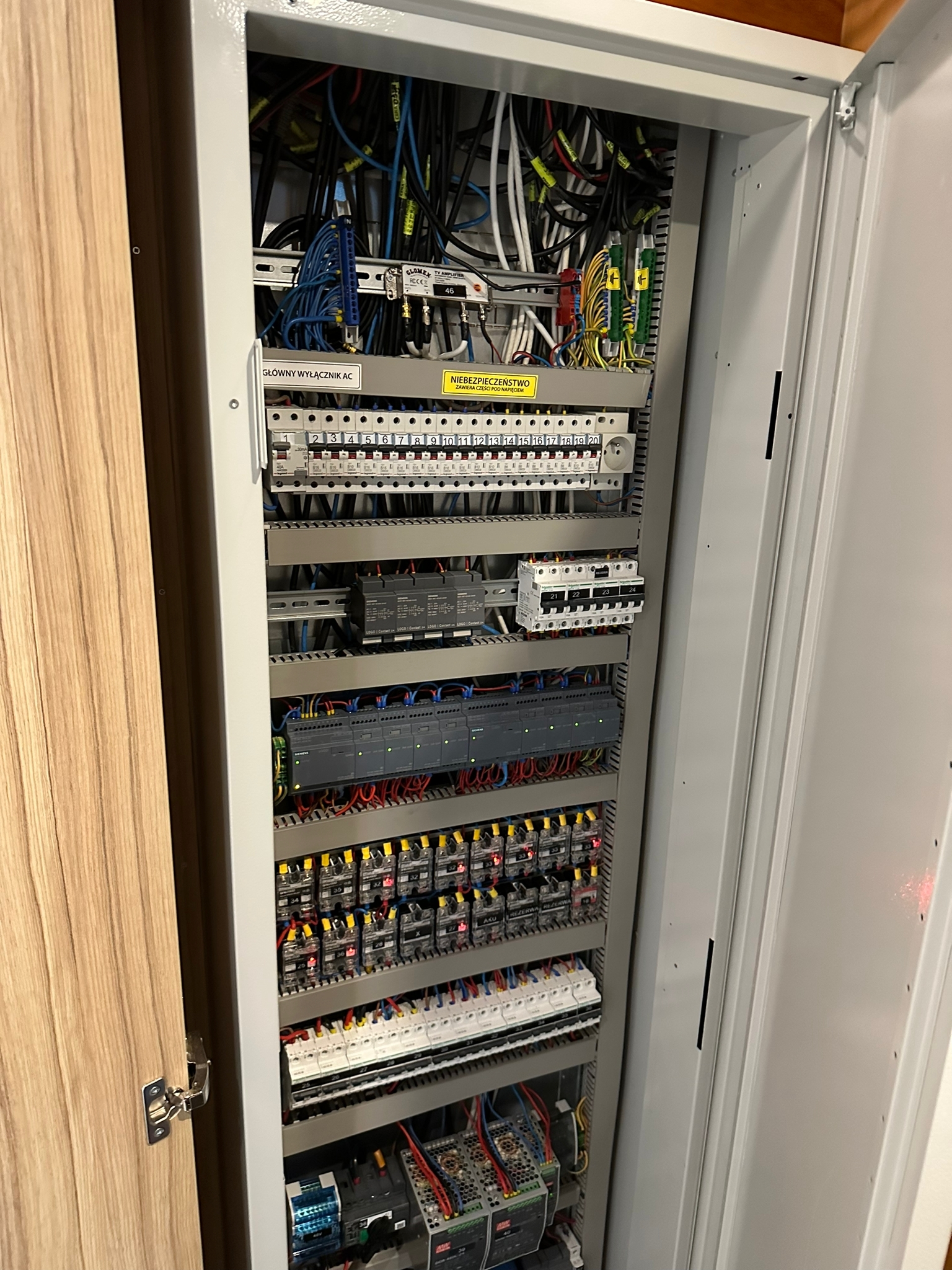 foto: 12 Perla E-vision 42