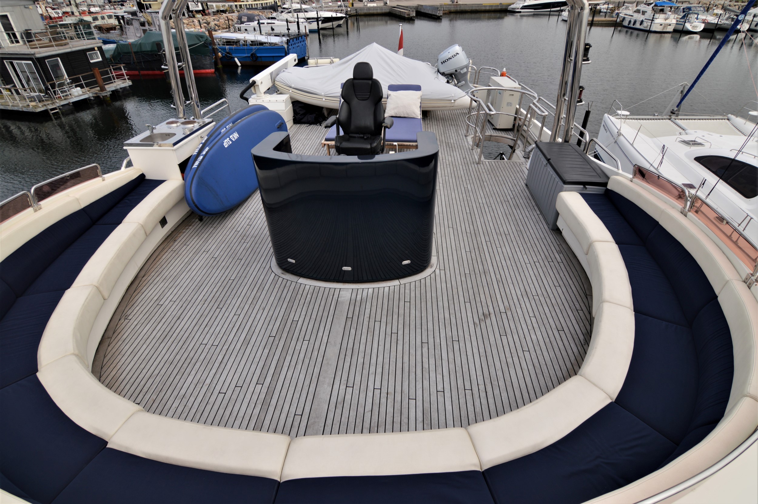 foto: 32 Van Tilborg  Long Range 22M  