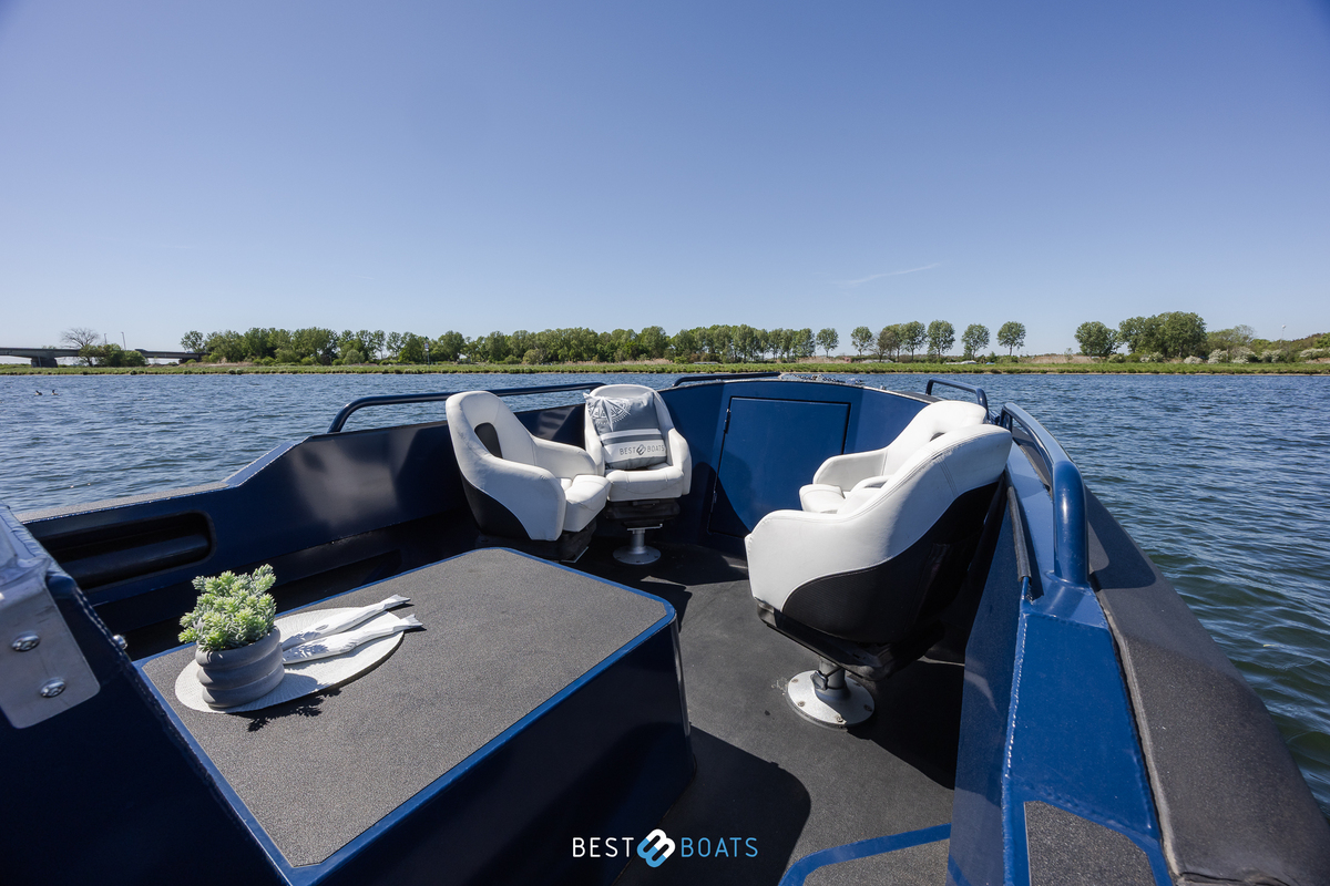 foto: 11 Stormer marine Tender R75